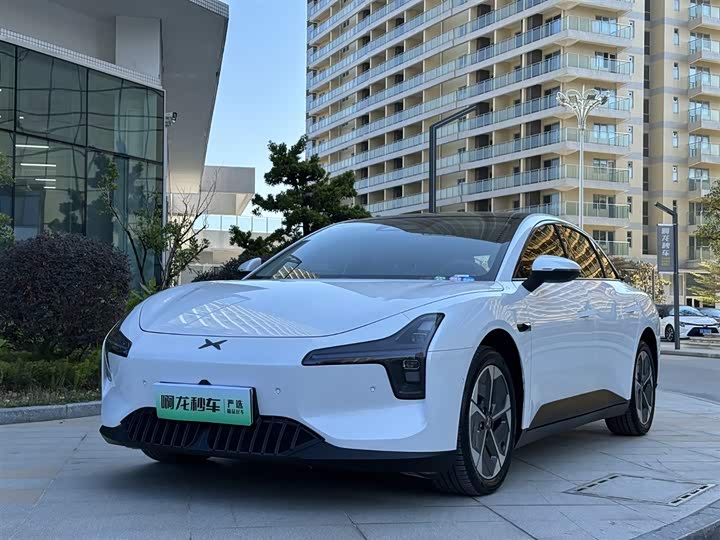 Фото 1 - XPeng Mona M03