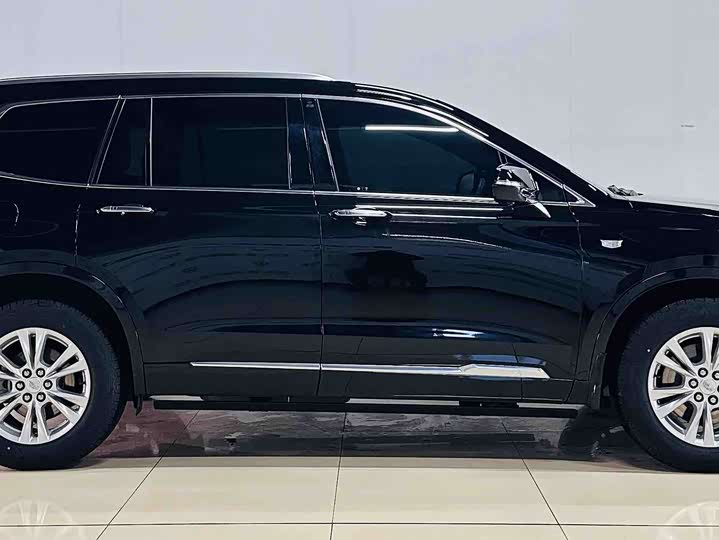 Фото 4 - Cadillac XT6