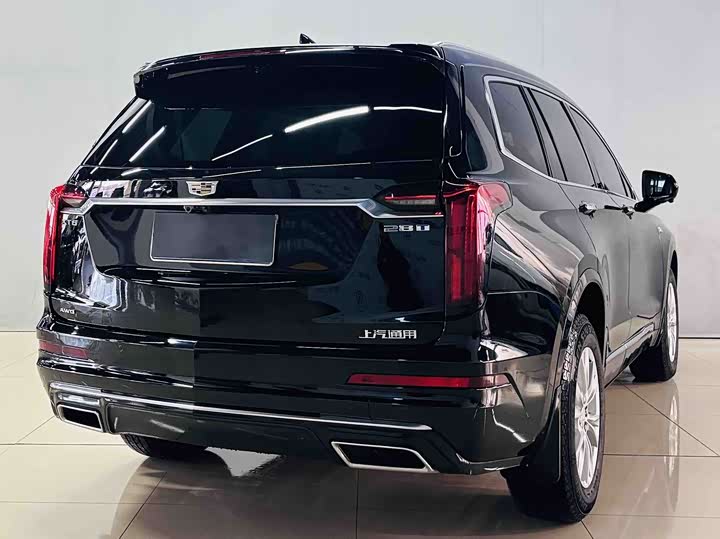 Фото 6 - Cadillac XT6