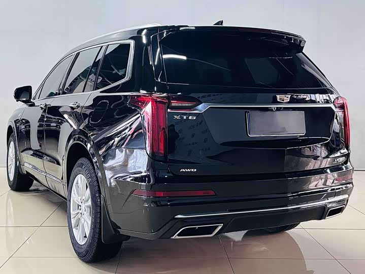 Фото 8 - Cadillac XT6