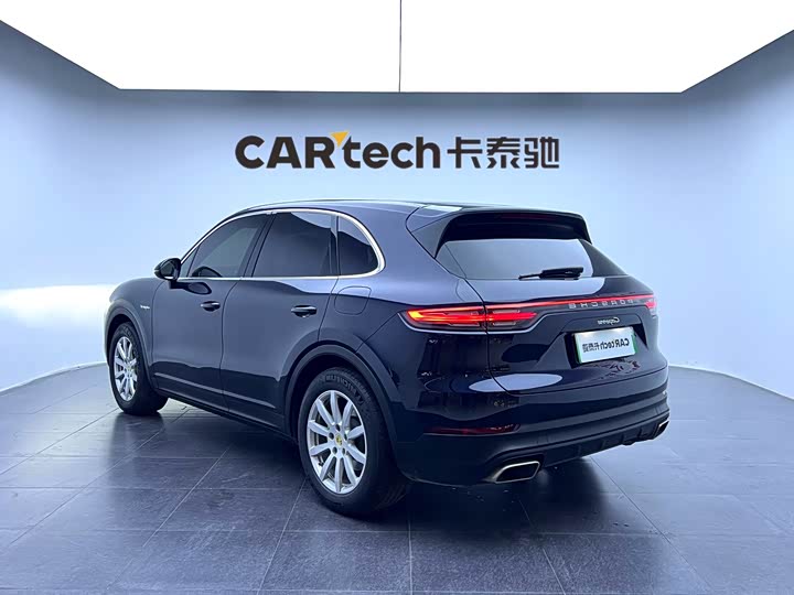 Фото 7 - Porsche Cayenne Hybrid