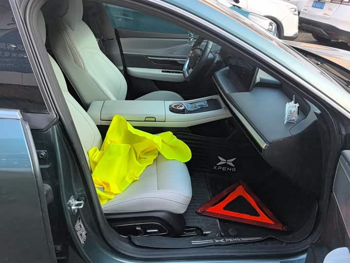 Фото 8 - XPeng P7