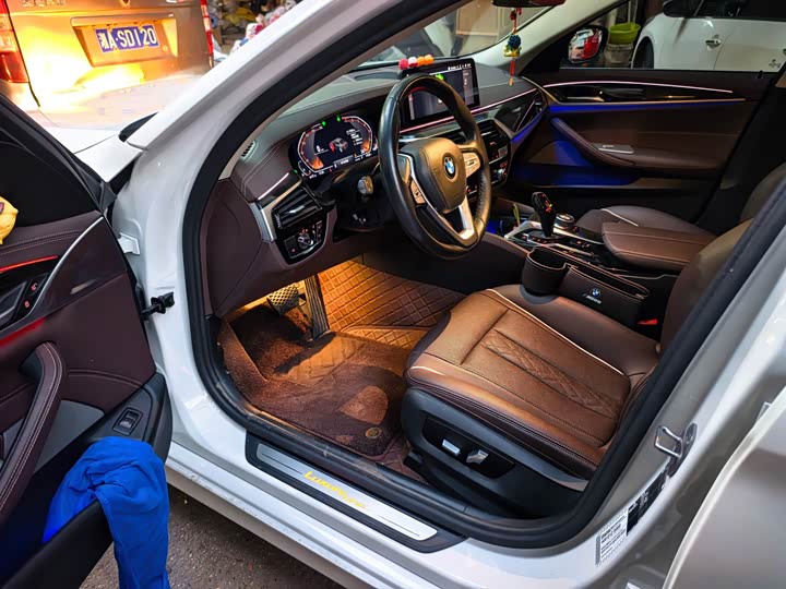 Фото 2 - BMW 5 Series