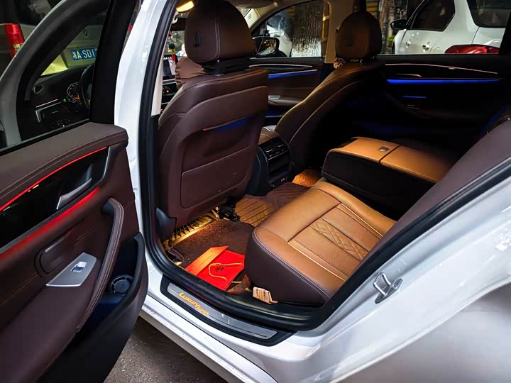 Фото 3 - BMW 5 Series