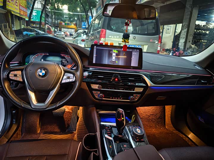 Фото 5 - BMW 5 Series