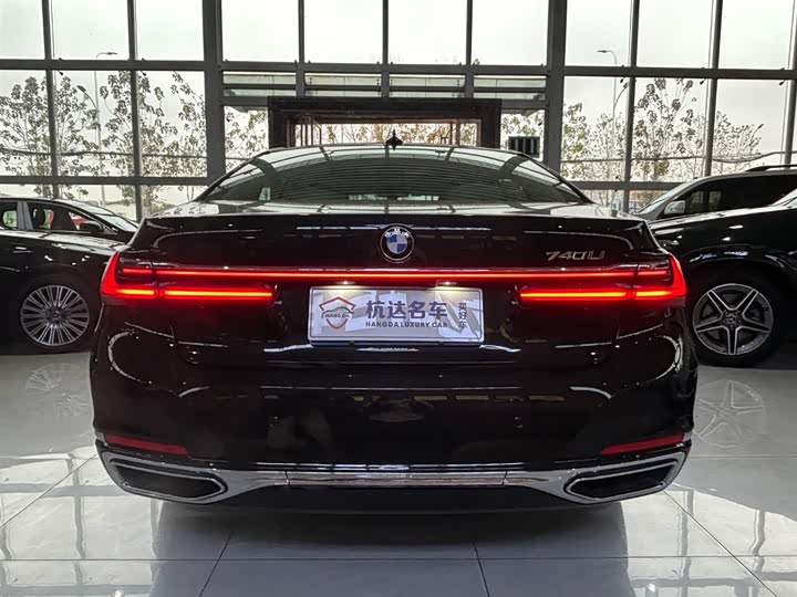 Фото 5 - BMW 7 Series