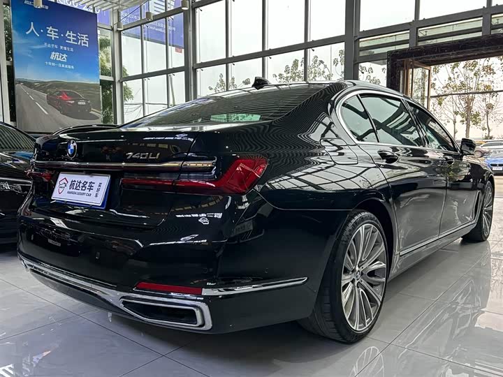 Фото 6 - BMW 7 Series