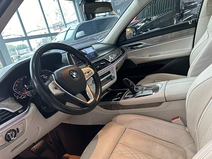 Фото 7 - BMW 7 Series