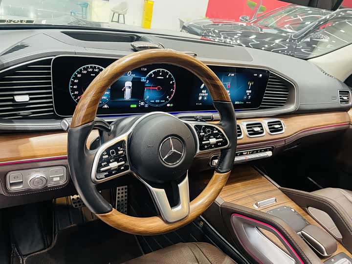 Фото 9 - Mercedes-Benz GLS-Class