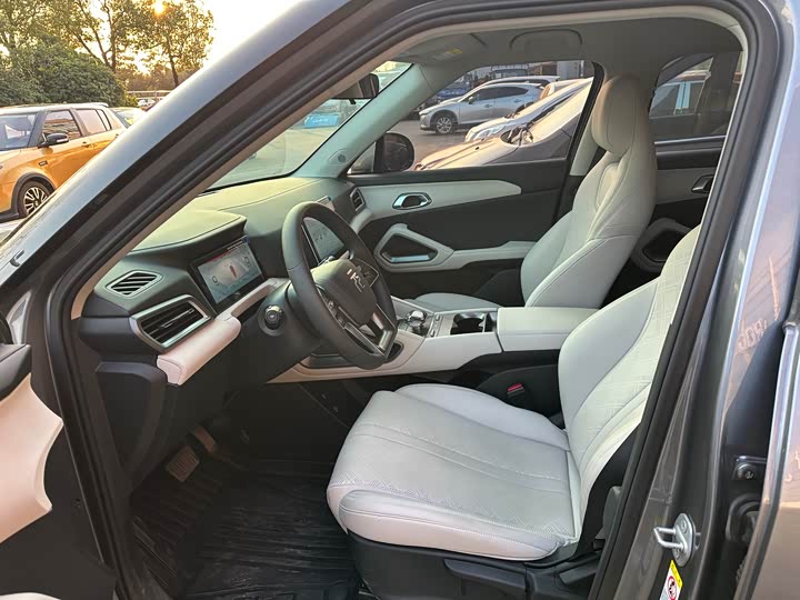 Фото 6 - BYD Yuan Up