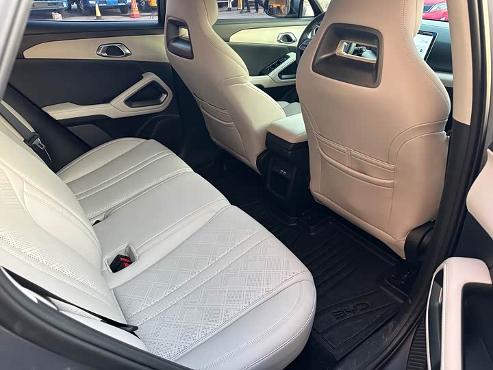 Фото 9 - BYD Yuan Up