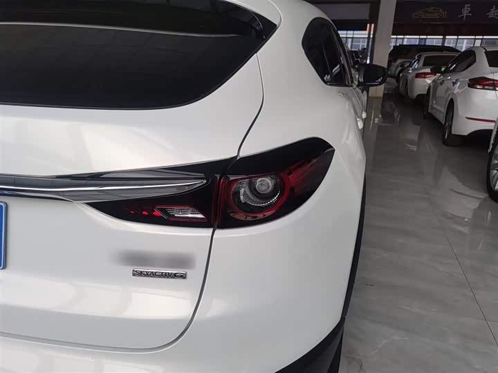 Фото 8 - Mazda CX-4