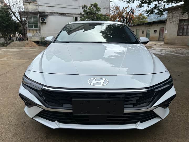 Фото 2 - Hyundai Elantra N line
