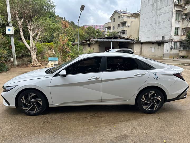 Фото 3 - Hyundai Elantra N line