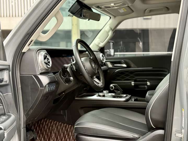 Фото 3 - Tank 300