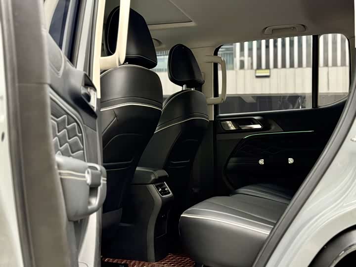 Фото 5 - Tank 300