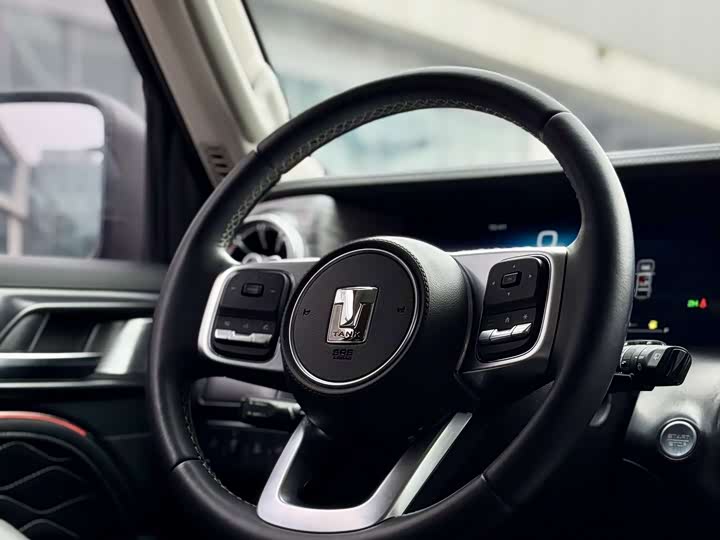 Фото 6 - Tank 300