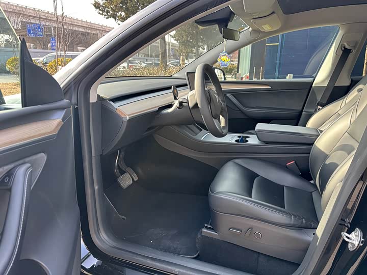 Фото 4 - Tesla Model Y