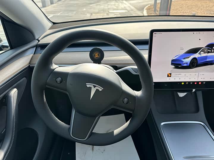 Фото 8 - Tesla Model Y