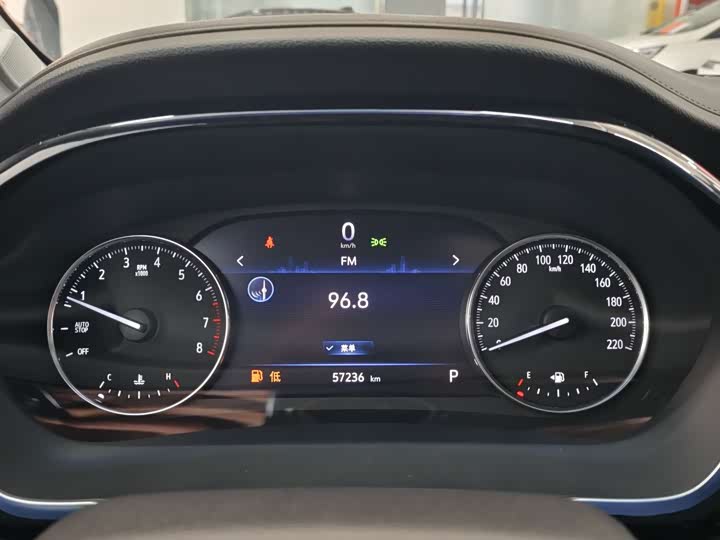 Фото 8 - Buick GL8 ES