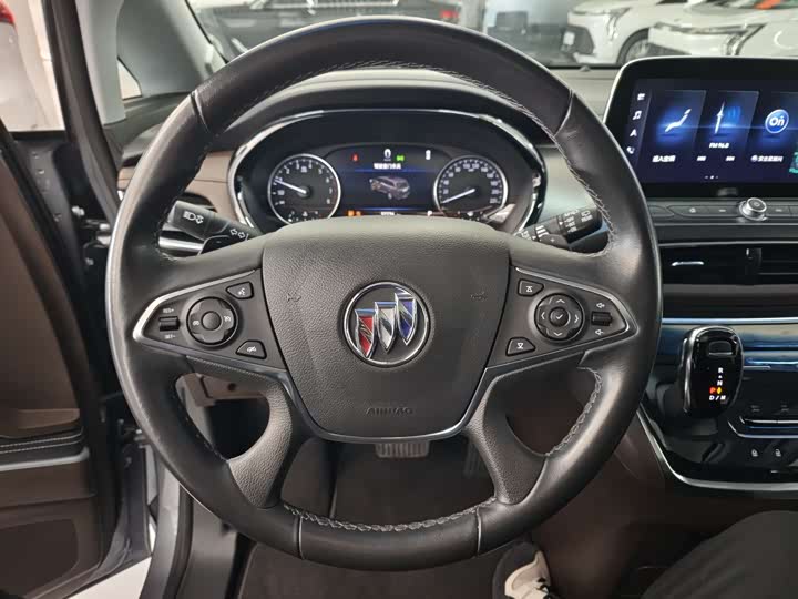 Фото 9 - Buick GL8 ES