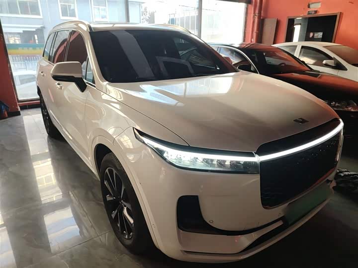 Фото 4 - LiXiang One