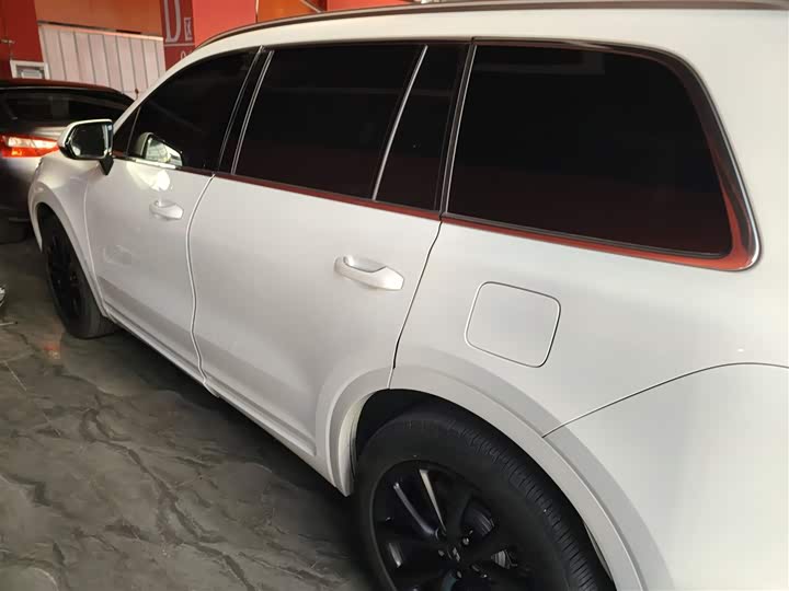 Фото 5 - LiXiang One