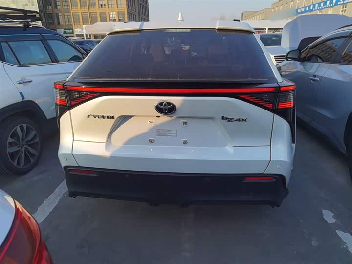 Фото 6 - Toyota bZ4X