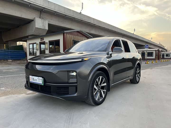 Фото 1 - LiXiang L8