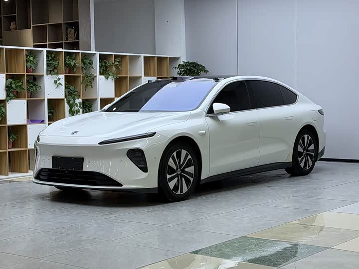 Фото 1 - Nio ET7