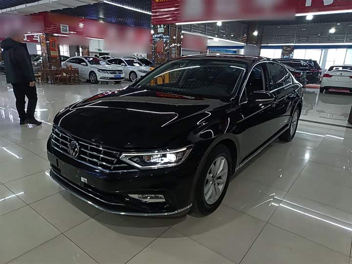 Фото 2 - Volkswagen Magotan