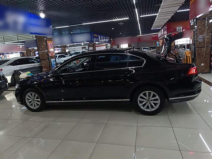 Фото 5 - Volkswagen Magotan