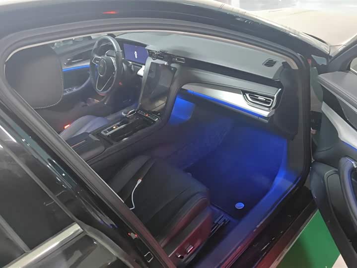 Фото 8 - Hongqi H5