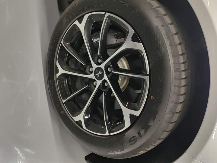 Фото 6 - XPeng P7