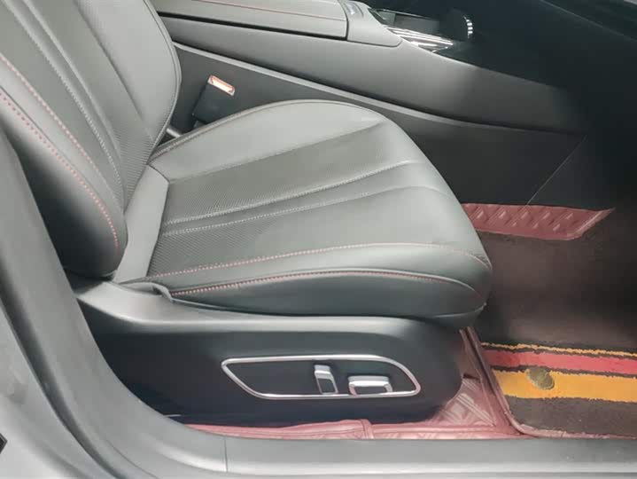 Фото 8 - XPeng P7