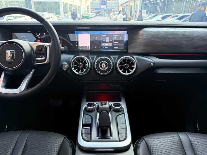 Фото 9 - Tank 300