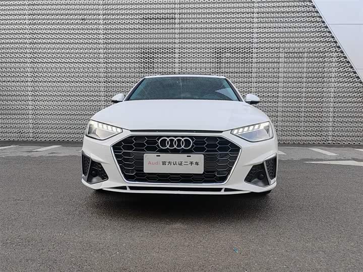 Фото 4 - Audi A4L