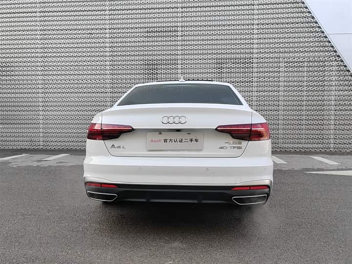 Фото 5 - Audi A4L