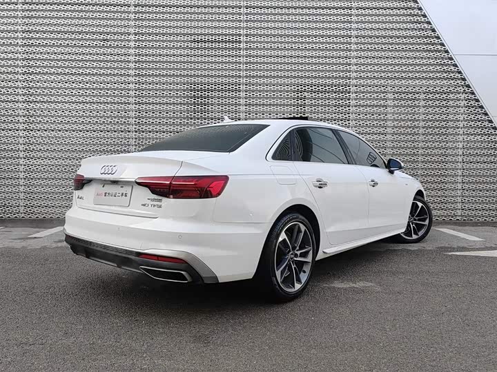Фото 9 - Audi A4L