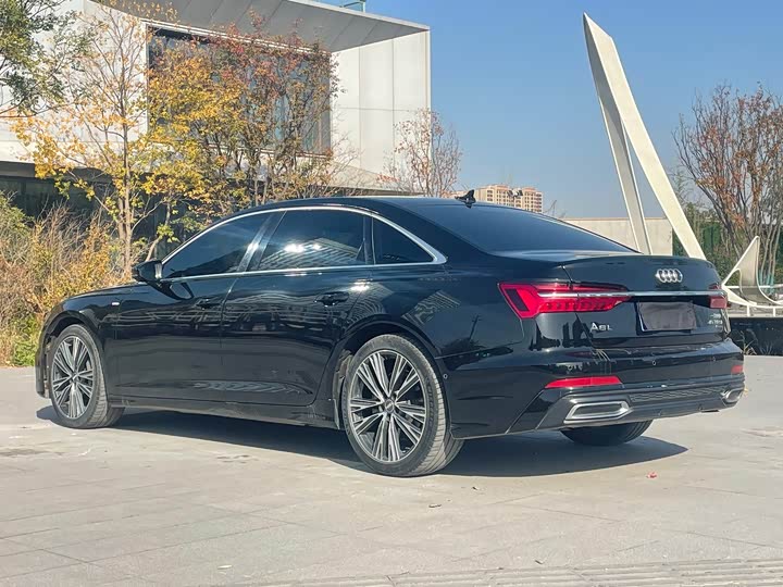 Фото 4 - Audi A6L