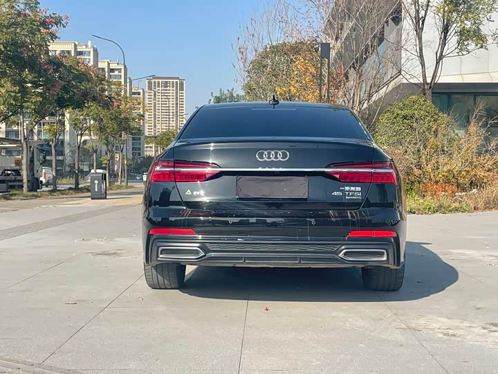 Фото 5 - Audi A6L