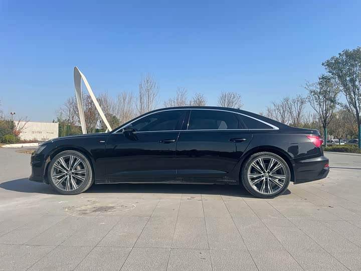 Фото 8 - Audi A6L