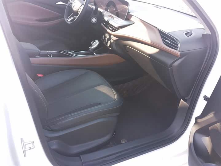 Фото 8 - Buick Verano