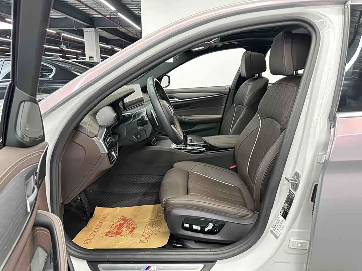 Фото 3 - BMW 5 Series