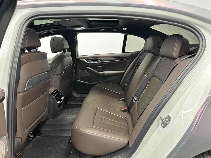 Фото 6 - BMW 5 Series