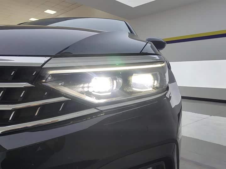 Фото 5 - Volkswagen Magotan