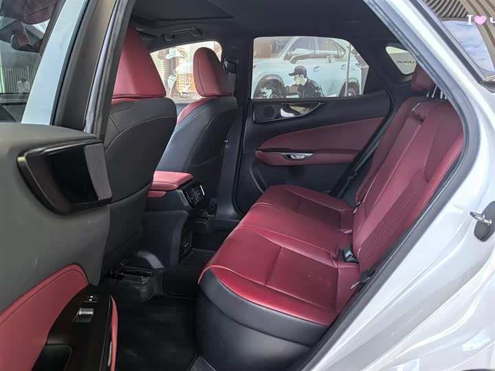 Фото 7 - Lexus NX