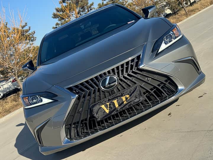 Фото 4 - Lexus ES