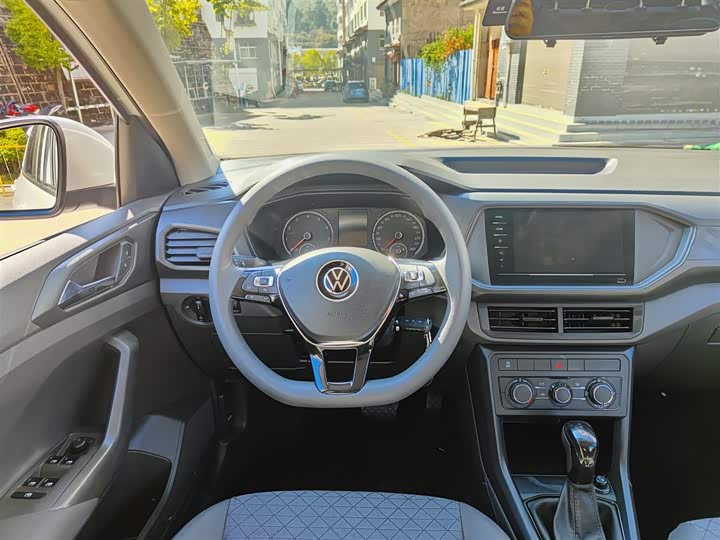 Фото 8 - Volkswagen T-Cross