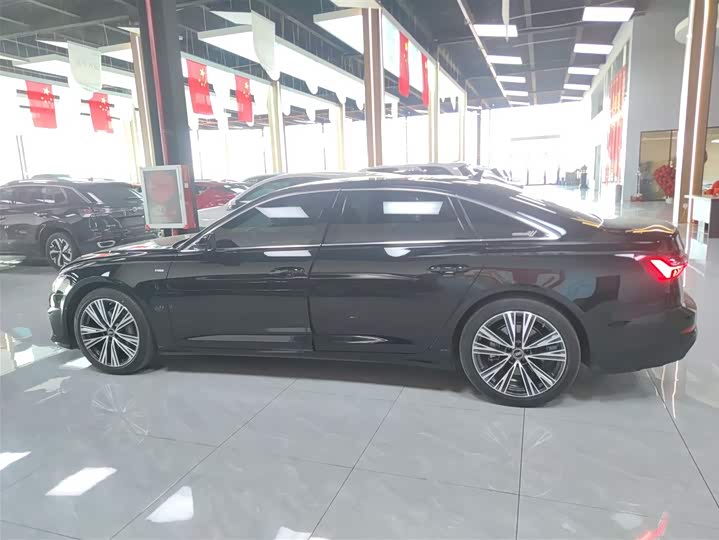 Фото 5 - Audi A6L